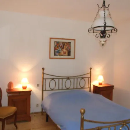 With Natural River Pool, 15 Mins From Beach