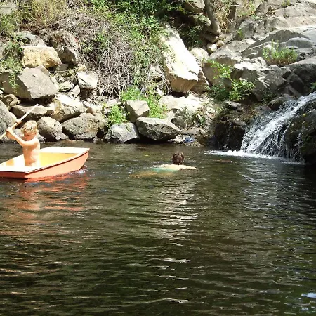 With Natural River Pool, 15 Mins From Beach Соред