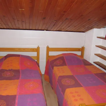 With Natural River Pool, 15 Mins From Beach